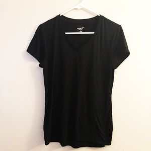 Black old navy T-shirt